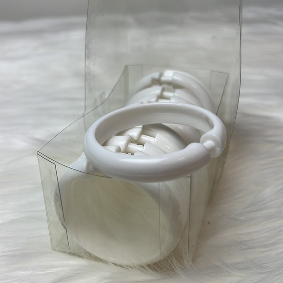 Snap and Lock White Plastic Shower Curtain Rings/Hooks set of (12) - Picture 3 of 6